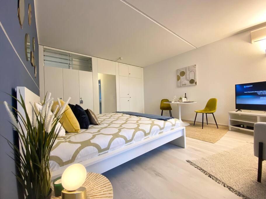 Luganersee, Pool, Strand, Parkplatz, Suite 302 Bissone Buitenkant foto